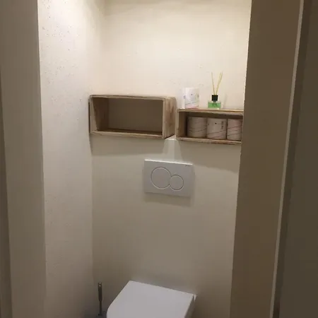 Monteurwohnung Mit 3 Schlafzimmern, 5 Einzelbetten, 80qm, Eg, Zentral Апартаменты *