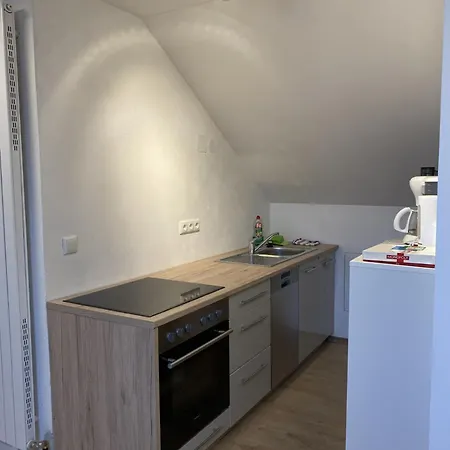 Monteurwohnung Mit 3 Schlafzimmern, 5 Einzelbetten, 80qm, Eg, Zentral Апартаменты