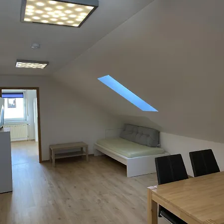 Monteurwohnung Mit 3 Schlafzimmern, 5 Einzelbetten, 80qm, Eg, Zentral Апартаменты *