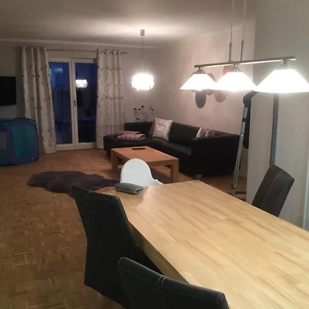 Апартаменты Monteurwohnung Mit 3 Schlafzimmern, 5 Einzelbetten, 80qm, Eg, Zentral *