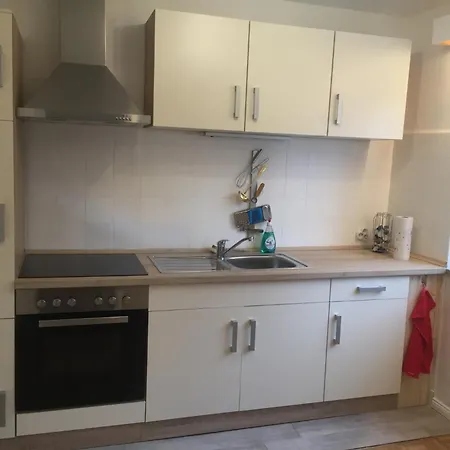 Monteurwohnung Mit 3 Schlafzimmern, 5 Einzelbetten, 80qm, Eg, Zentral * Freyung