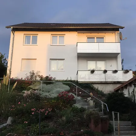 Apartment Mit 3 Schlafzimmern, Erdgeschoss, Zentral Freyung
