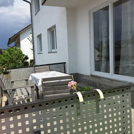 Apartmán Monteurwohnung Mit 3 Schlafzimmern, 5 Einzelbetten, 80qm, Eg, Zentral Freyung