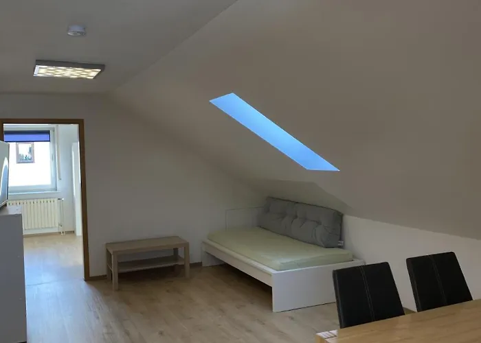 Mit 3 Schlafzimmern, Erdgeschoss, Zentral Appartement *